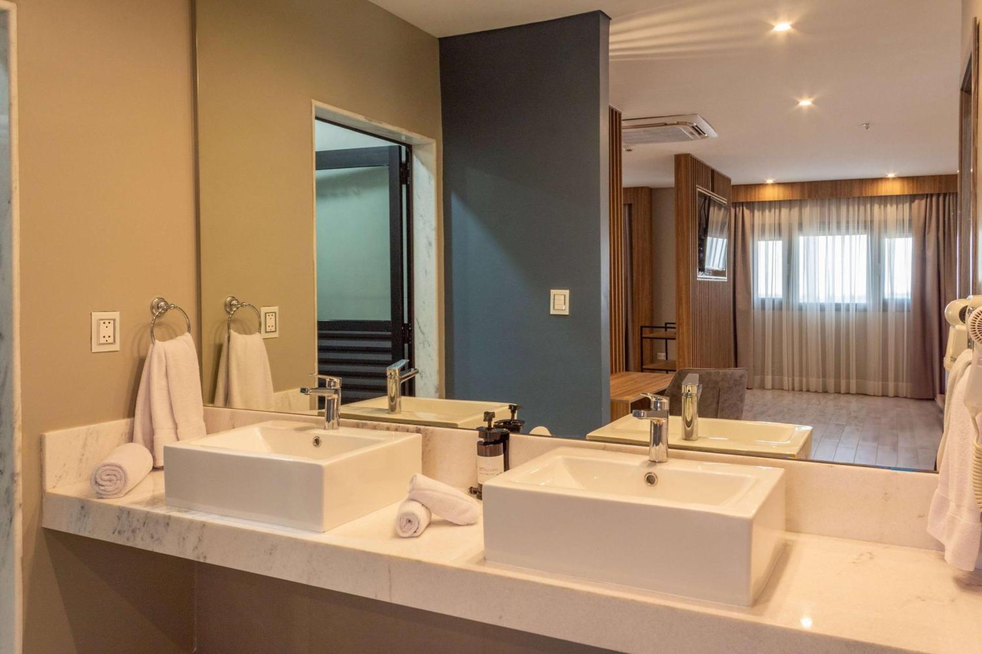 Tryp By Wyndham Asuncion Hotel Exterior foto